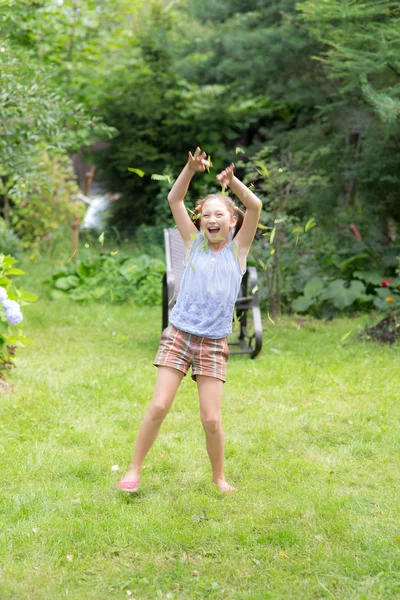 Menina no verão — Fotografia de Stock