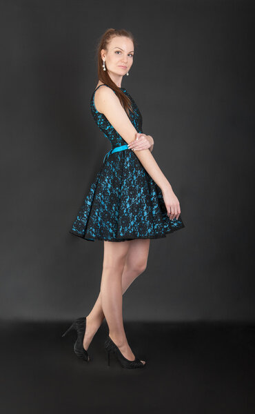 Стройная красивая девушка
