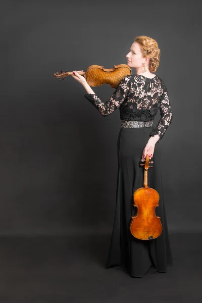 Žena s houslemi — Stock fotografie
