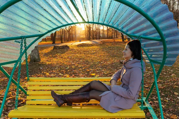 Rest on the bench — Stock Photo, Image