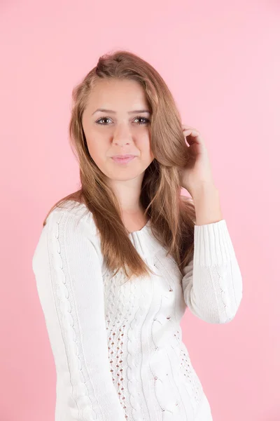 Mädchen auf rosa Hintergrund — Stockfoto