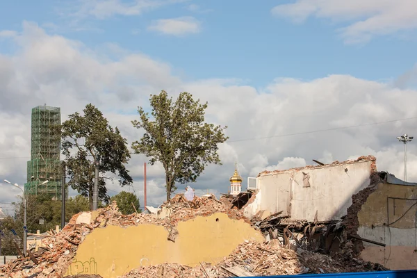 Demolizione di vecchi edifici — Foto Stock