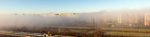 Sitio Construcción Panorama Ciudad Bajo Niebla Mañana —  Fotos de Stock