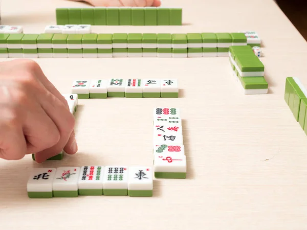 Position Aléatoire Des Dés Sur Table Lors Lecture Mahjong — Photo
