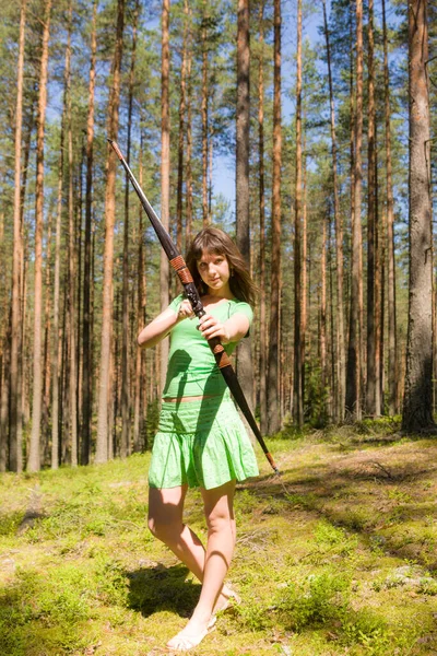 Menina Arqueiro Com Arco Floresta — Fotografia de Stock