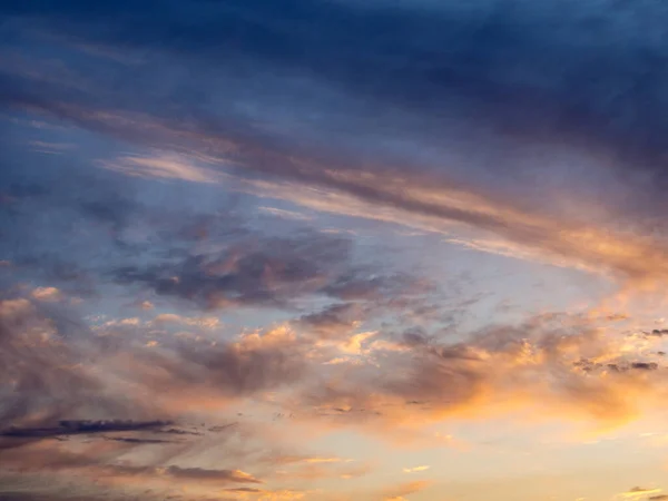 Abstrakcyjne Dramatyczne Niebo Chmurami Zachodzie Słońca — Zdjęcie stockowe