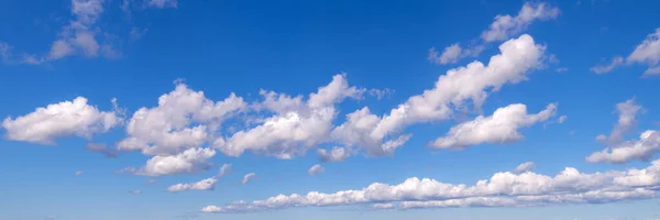 Abstrakcyjna Panorama Błękitnego Nieba Chmurami — Zdjęcie stockowe