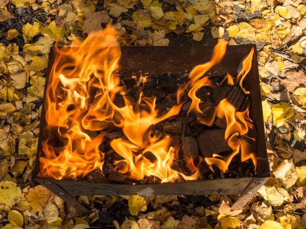 Burning Coals Barbecue Grill — Stock Photo, Image