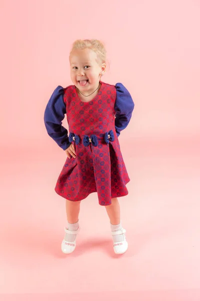 Studio Portrait Little Girl Pink Background — Stock Photo, Image