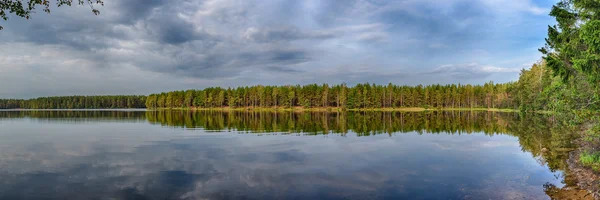 Lago de madera —  Fotos de Stock