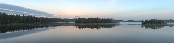 Mañana en el lago —  Fotos de Stock