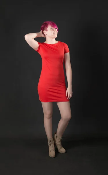 Chica en un vestido rojo —  Fotos de Stock