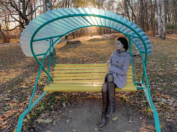 Girl in the park — Stock Photo, Image