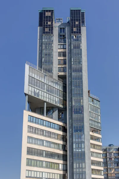 Moderno edificio de oficinas de alta — Foto de Stock