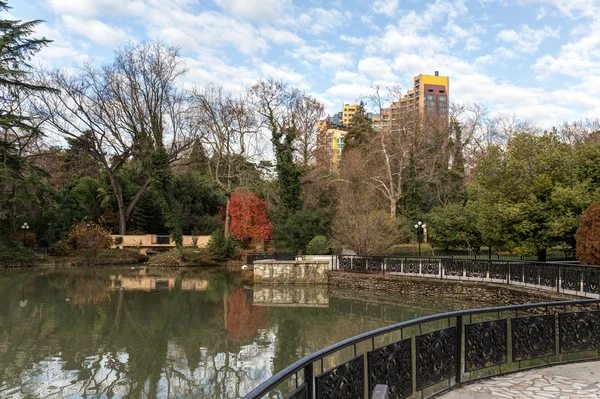 Paysage dans le parc d'automne — Photo