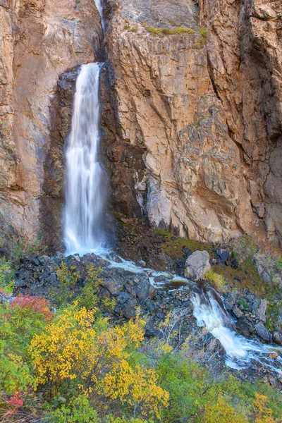 Waterfall in the autumn mountains — Stock Photo, Image