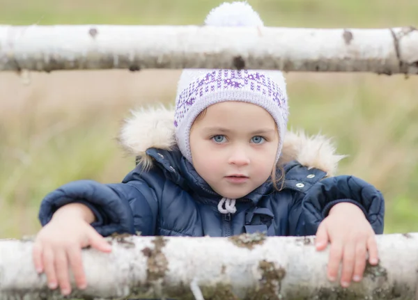 Meisje met blauwe ogen — Stockfoto