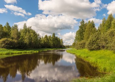 nehir yeşil bankalarla