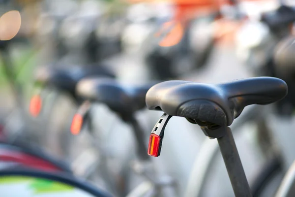 Geparkte Fahrräder, abstrakter Hintergrund — Stockfoto