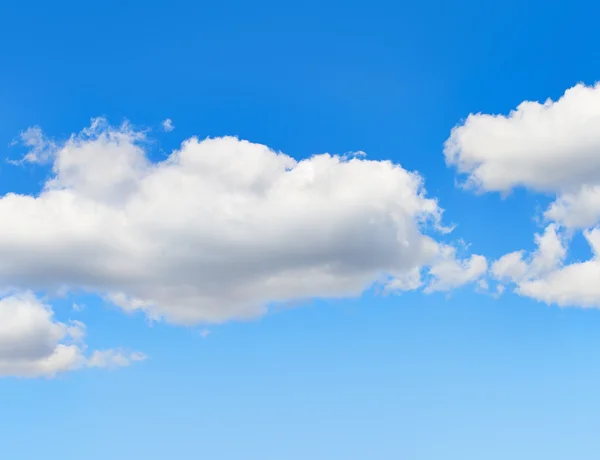 Cielo azul con nubes — Foto de Stock