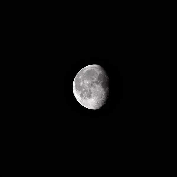 밤하늘의 초승달 — 스톡 사진