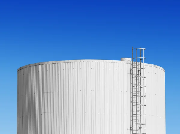 Ackumulatortank på bakgrund av blå himmel — Stockfoto