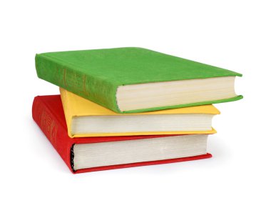 Beyazda izole edilmiş bir yığın eski kitap