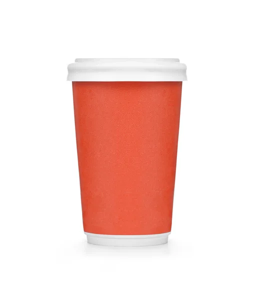 Пластиковая красная чашка кофе на белом фоне — стоковое фото