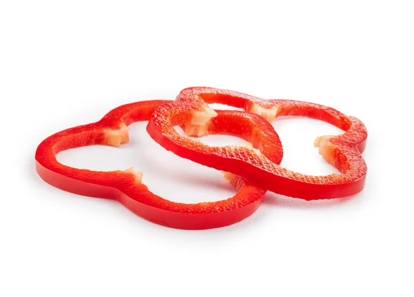 Zwei Scheiben Paprika isoliert auf weißem Hintergrund — Stockfoto