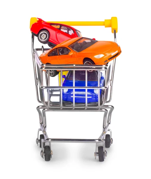 Los coches están en el carro de la compra sobre fondo blanco —  Fotos de Stock