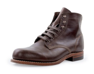 Beyaz arka planda erkek ayakkabıları