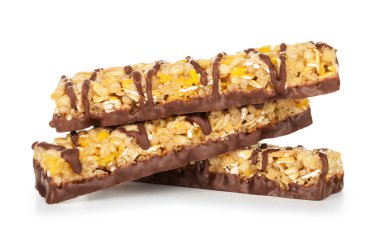 Bar ile tahıl ve fındık ve izole beyaz çikolata