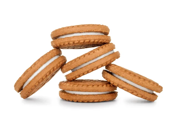 Högen av cookies fylld med grädde isolerad på vit bakgrund — Stockfoto