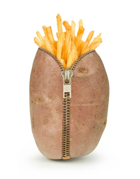 Kartoffelchips in Reihe Kartoffel mit Reißverschluss isoliert auf weißem Hintergrund, Kartoffelchips Konzept — Stockfoto