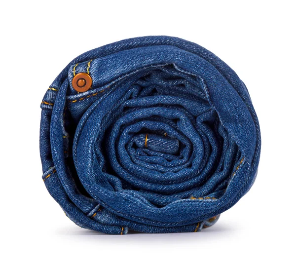 Rotolo di jeans blu su sfondo bianco — Foto Stock