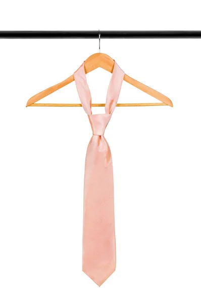 Krawatte auf Kleiderbügel auf weißem Hintergrund — Stockfoto