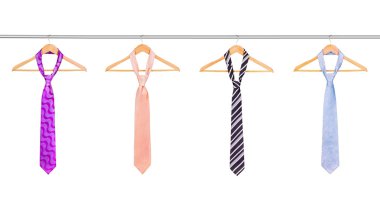 Beyaz arka plan askıda üzerinde bağları