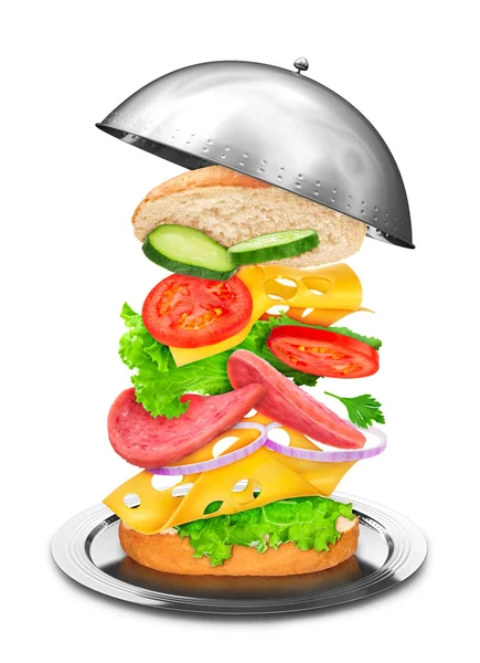 Leckeres Sandwich mit Zutaten in der Luft im Restaurant — Stockfoto