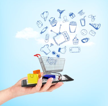 Online alışveriş kavramı. Bir telefon üzerinde hangi duruyor tutarak el