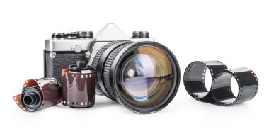 Vintage fotoğraf makinesi ve film beyaz bir arka plan üzerinde izole