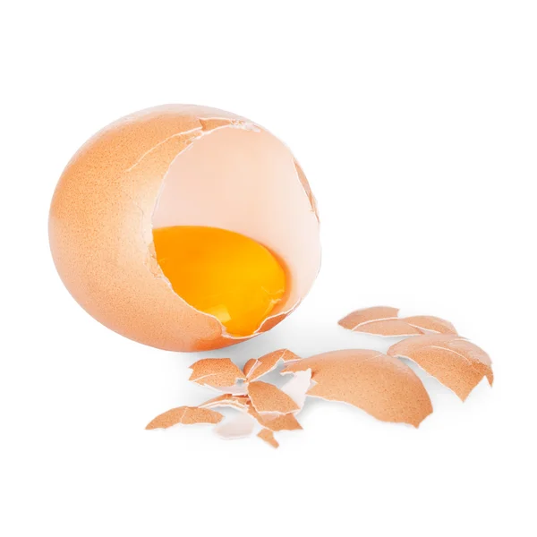 Gebarsten ei op witte achtergrond — Stockfoto