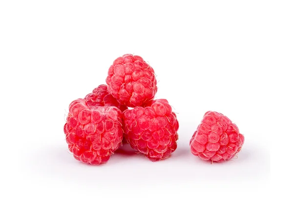 Framboises mûres isolées sur fond blanc découpe — Photo