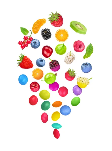 딸기 w 절연 유약에 다채로운 사탕으로 변환 — 스톡 사진