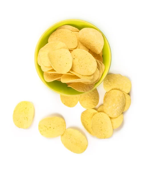 Das Bild der Kartoffelchips in Platte isoliert auf weiß — Stockfoto