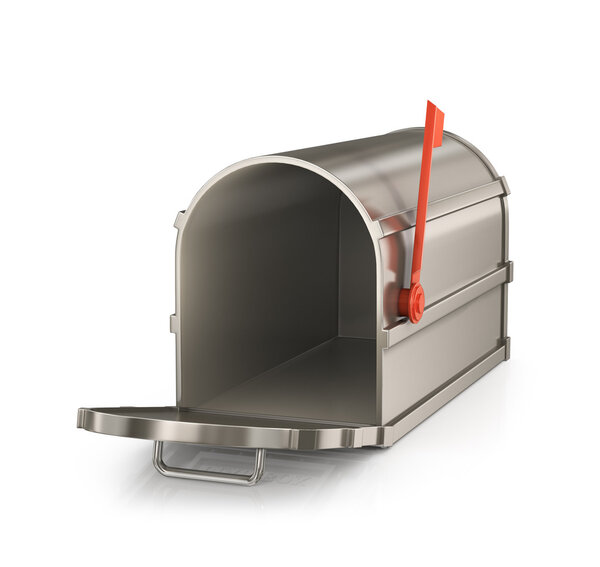 Открытый почтовый ящик, изолированный на белом фоне
