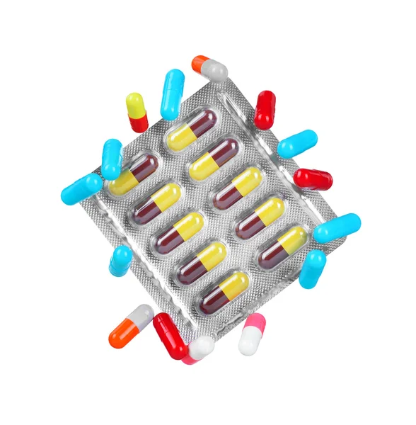 Diferentes píldoras aisladas sobre fondo blanco — Foto de Stock