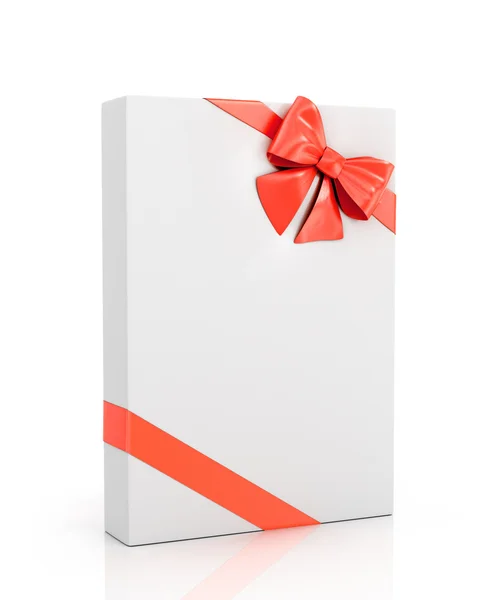 La scatola bianca avvolta con nastro rosso con un fiocco su un dorso bianco — Foto Stock