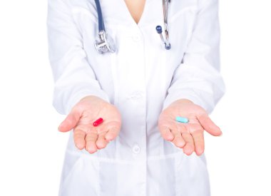 İki hap holding doktor eller 