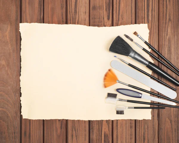 Profesjonalny makijaż narzędzia na stół szczegół — Zdjęcie stockowe