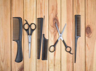 profesyonel kuaför araçları üzerinde tablo yakın çekim